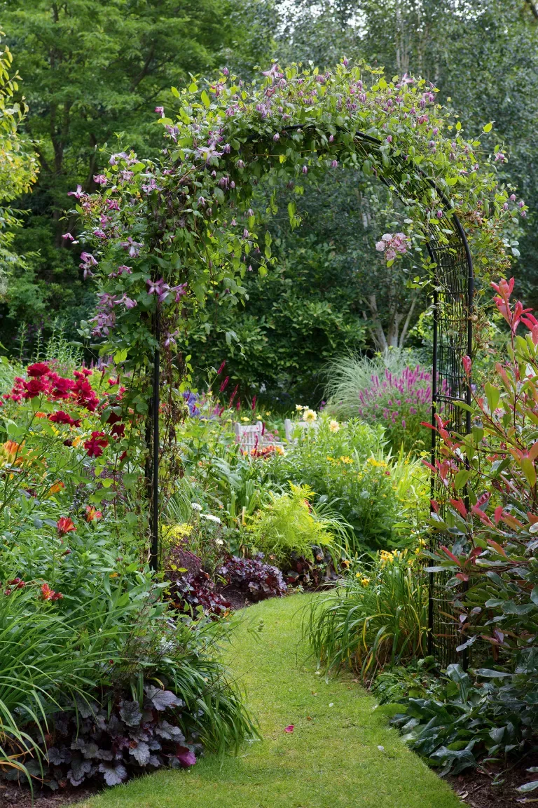 Rustic Inspiration: Country Chic Backyard
Designs to Elevate Your Outdoor Space