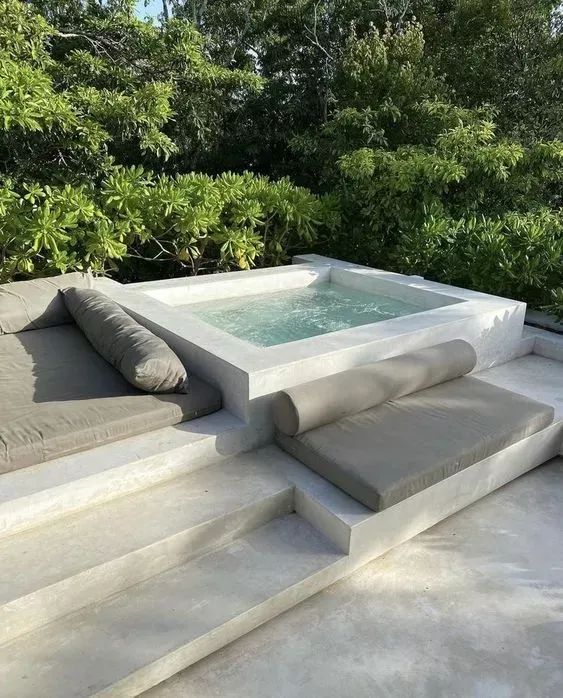 Space-Saving Splendor: Creating a
Stunning Small Pool in Your Backyard Design