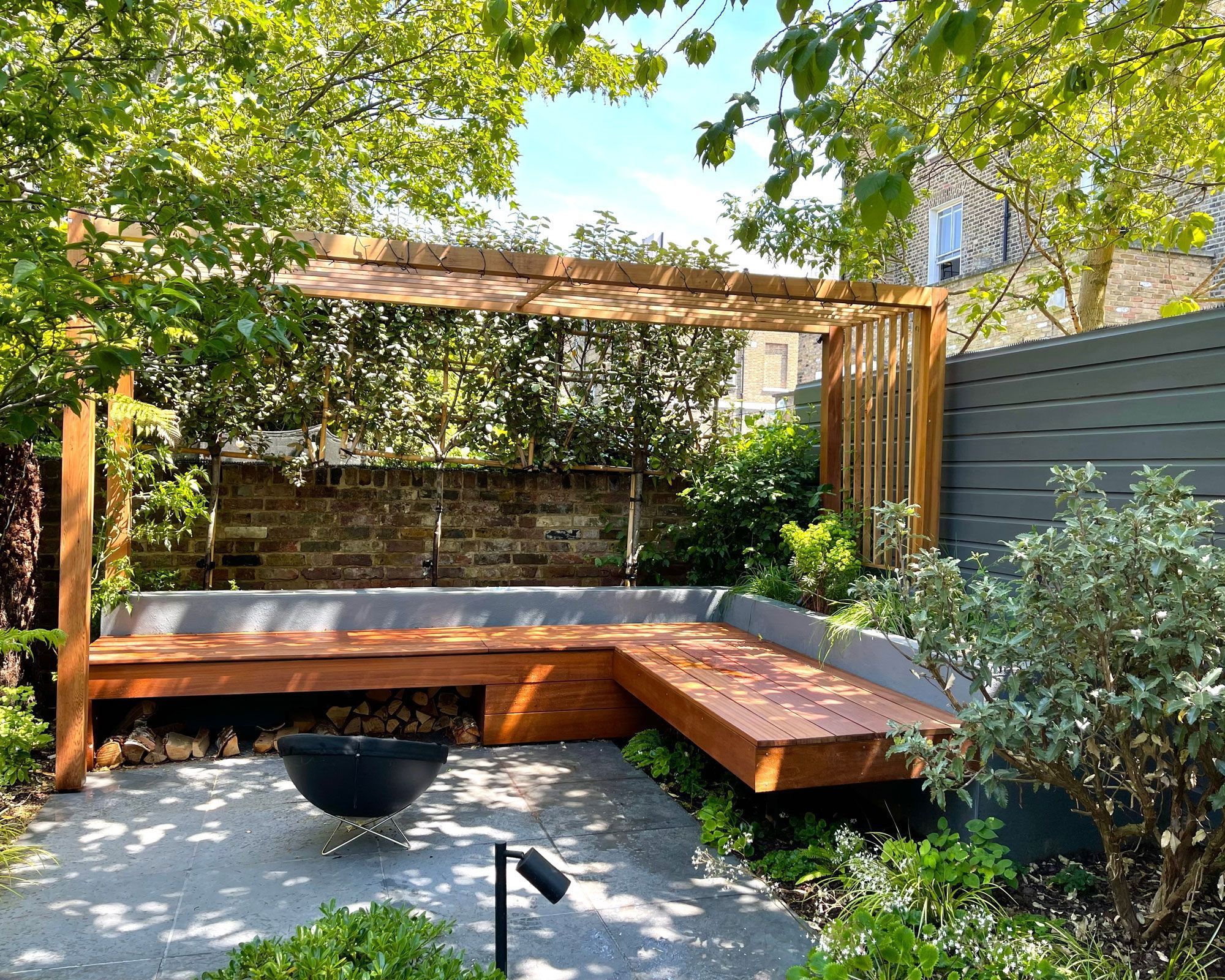 Space-Savvy Solutions: Small Backyard
Design Ideas to Maximize Your Outdoor Space