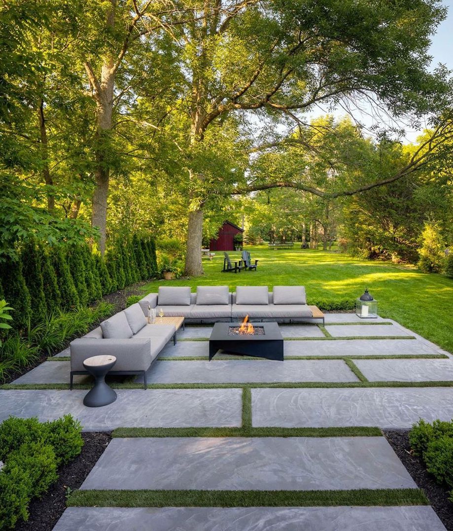 The Evolution of Backyard Landscaping:
Modern Trends and Designs