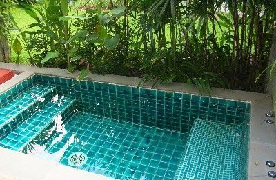 The Trend of Tiny Backyard Pools: Making
a Splash in Small Spaces