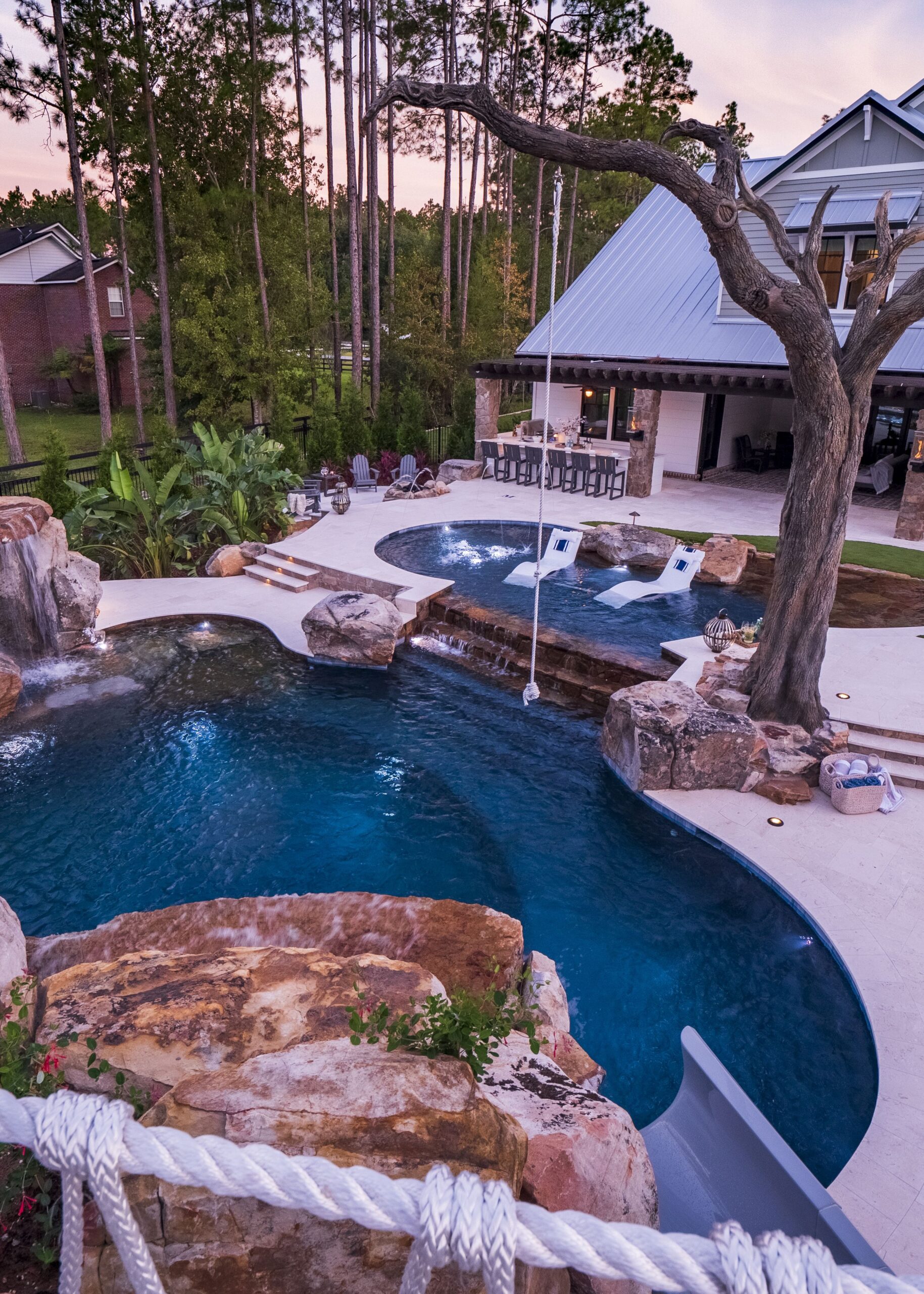 The Ultimate Guide to Creating the
Perfect Backyard Oasis: How to Design and Maintain a Stunning Pool Area