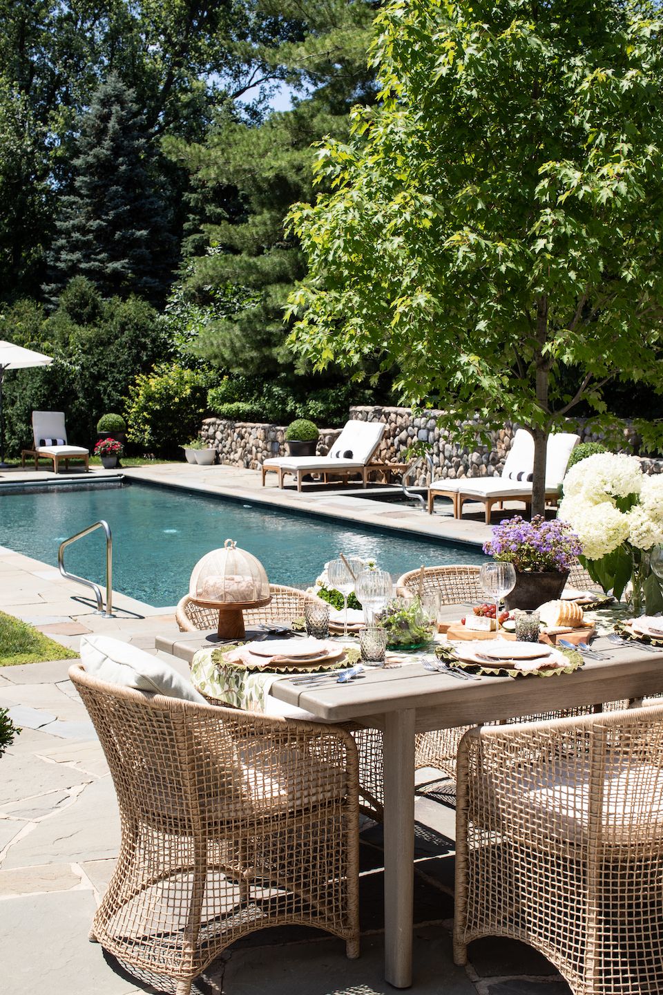 Timeless Beauty: The Classic Charm of
Backyard Design