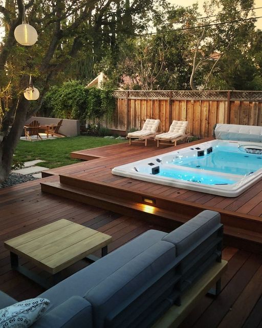 Transform Your Backyard into a Relaxing
Oasis with a Jacuzzi