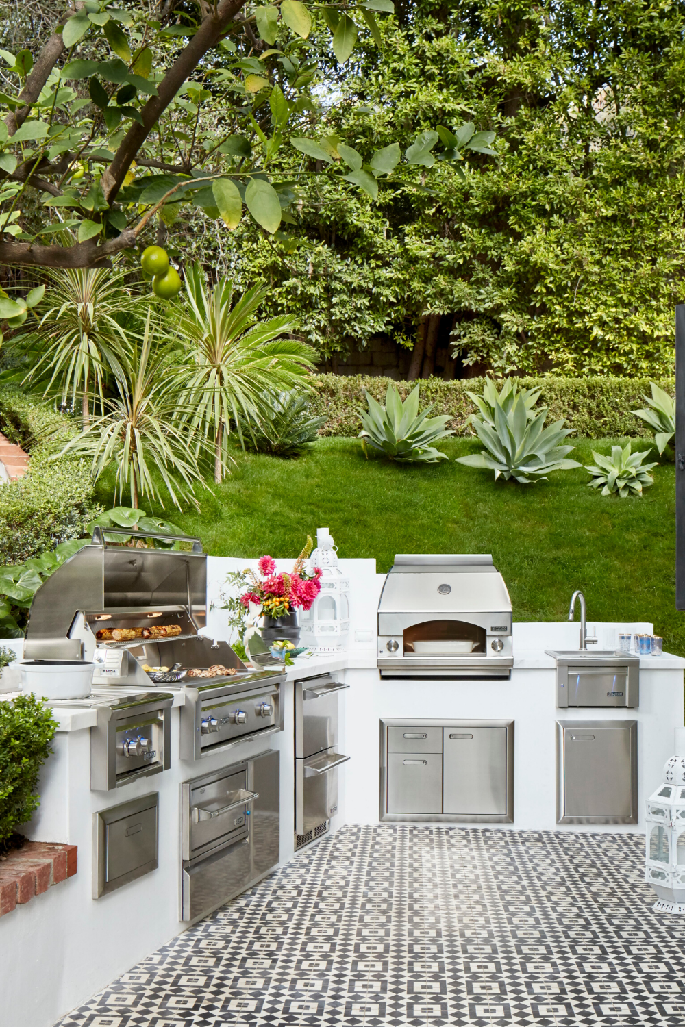 Transform Your Outdoor Space with Stylish
Backyard Grill Designs