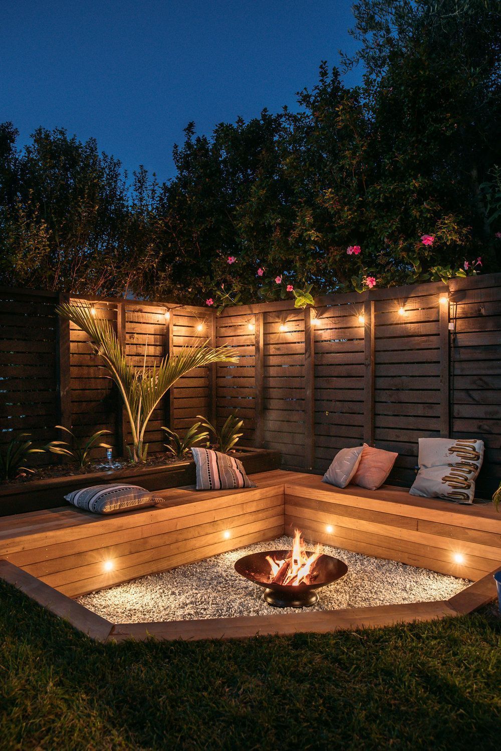 5 Stunning Backyard Design Ideas to
Transform Your Outdoor Space