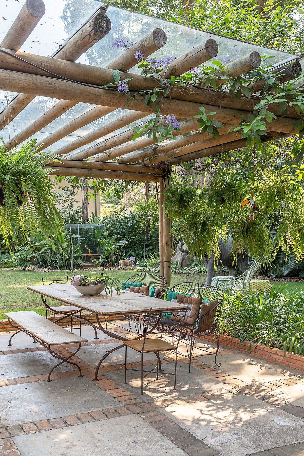 Transform Your Outdoor Space with a
Stylish Backyard Patio Design