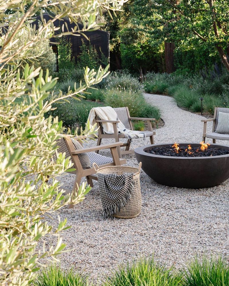 Transform Your Outdoor Space with a
Stylish Fire Pit: Backyard Design Ideas