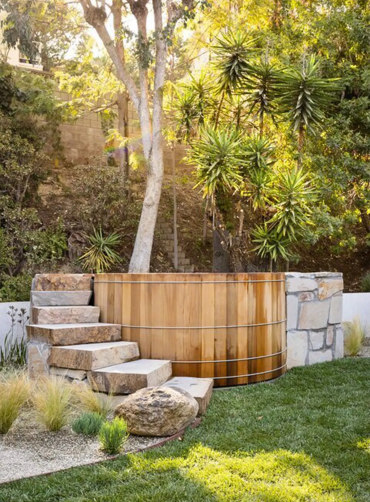 Transforming Your Backyard with a
Luxurious Hot Tub: A Guide to Designing the Ultimate Relaxation Oasis