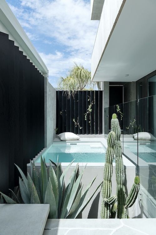 Transforming Your Backyard with a Modern
Pool Design