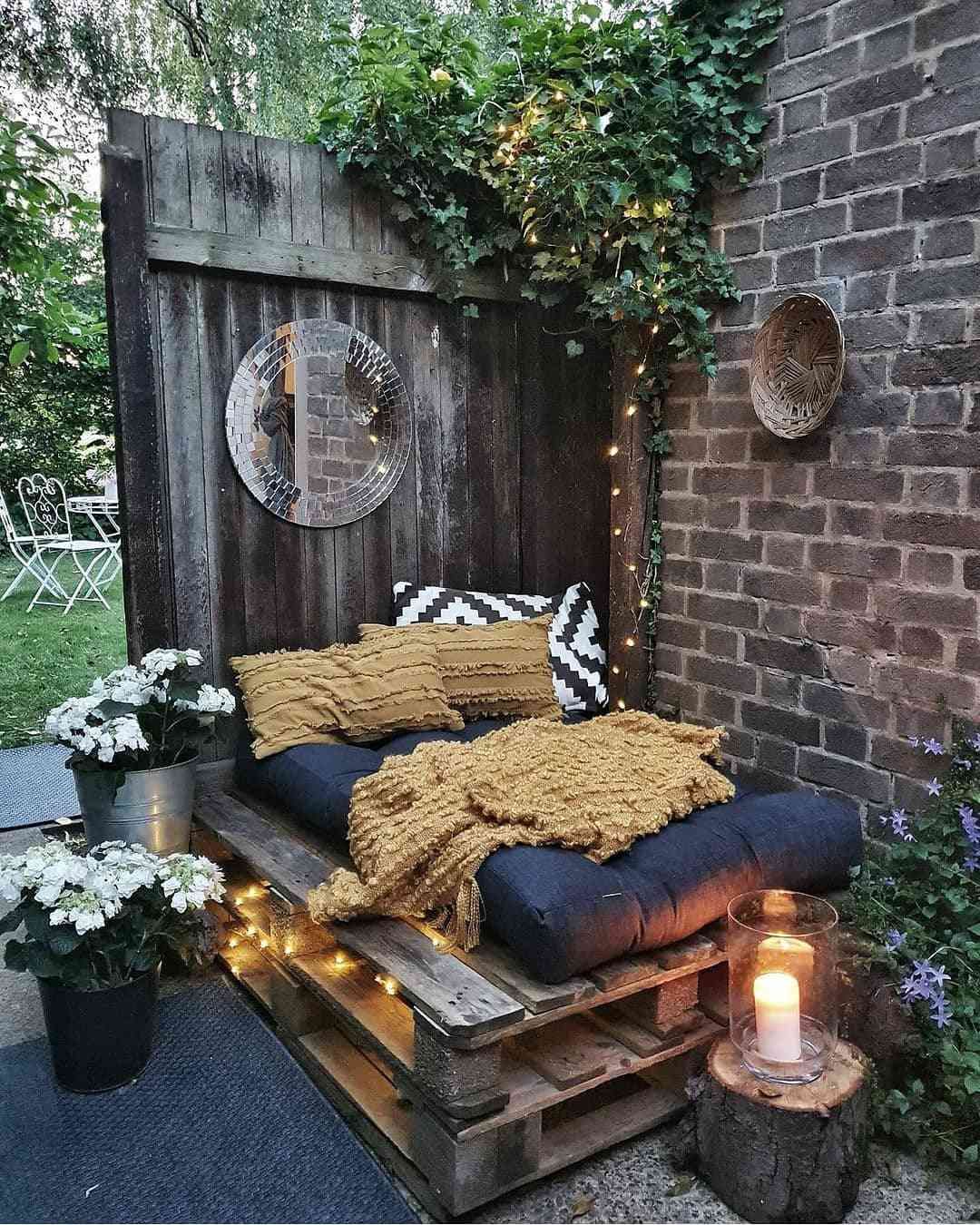 Transforming Your Outdoor Space: Creative
Backyard Decorating Ideas