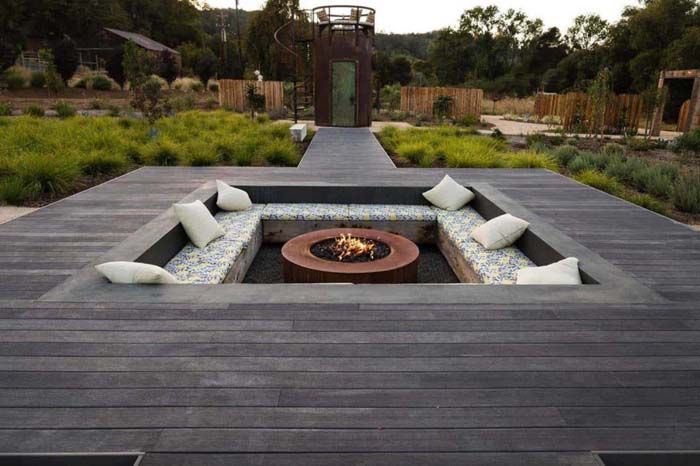 Unleashing the Cozy Charm: How to Elevate
Your Backyard Design with a Fire Pit