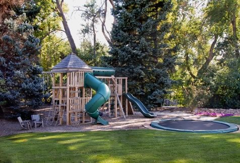 Creating the Ultimate Backyard
Playground: Design Tips for an Outdoor Oasis