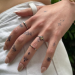 1702648170_670_finger-tattoo.png