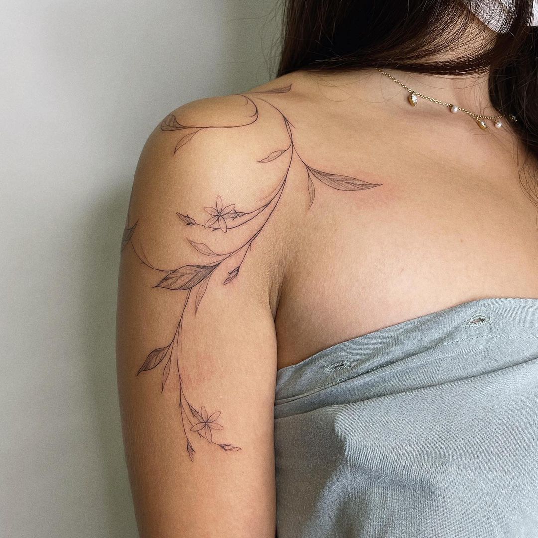 Stunning Shoulder Tattoo Ideas for Women to Rock Any Outfit