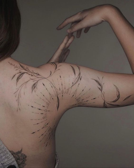 Shoulder Showstoppers: The Beauty and Boldness of Women’s Shoulder Tattoos