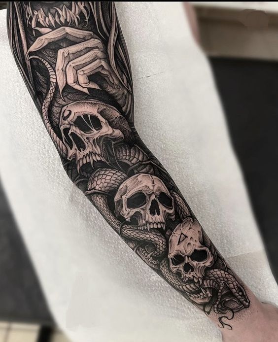 Creative and Stylish Men’s Sleeve Tattoo Ideas for an Edgy Look