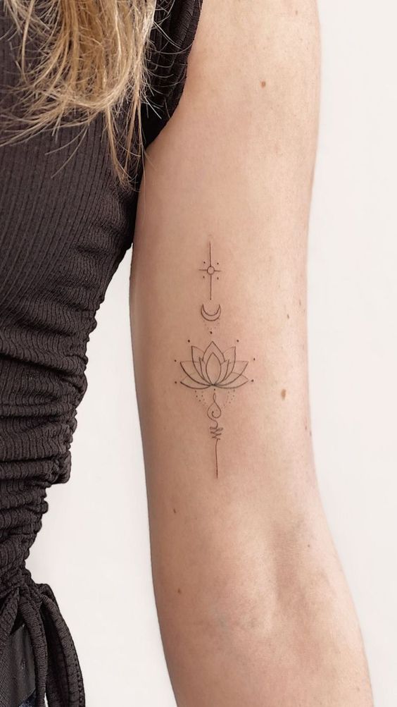 30 Elegant Fineline Tattoo Ideas for Those Seeking Subtle Beauty