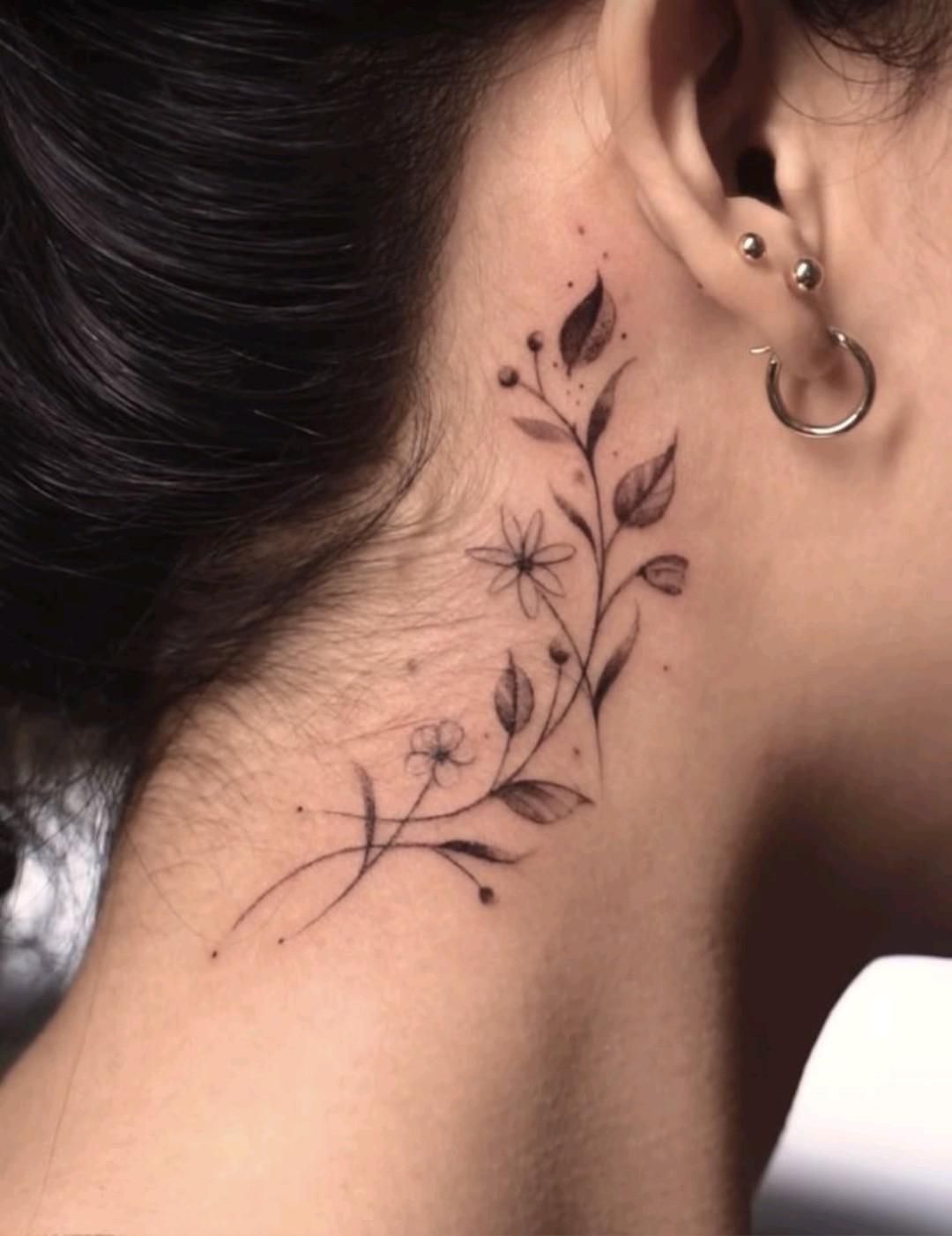 20 Beautiful Small Tattoo Ideas for Women: Minimalist and Meaningful Designs