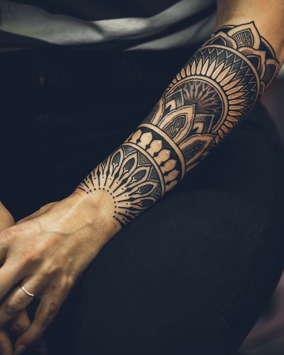 Exploring the Intricate Art of Tattoo Sleeve Designs