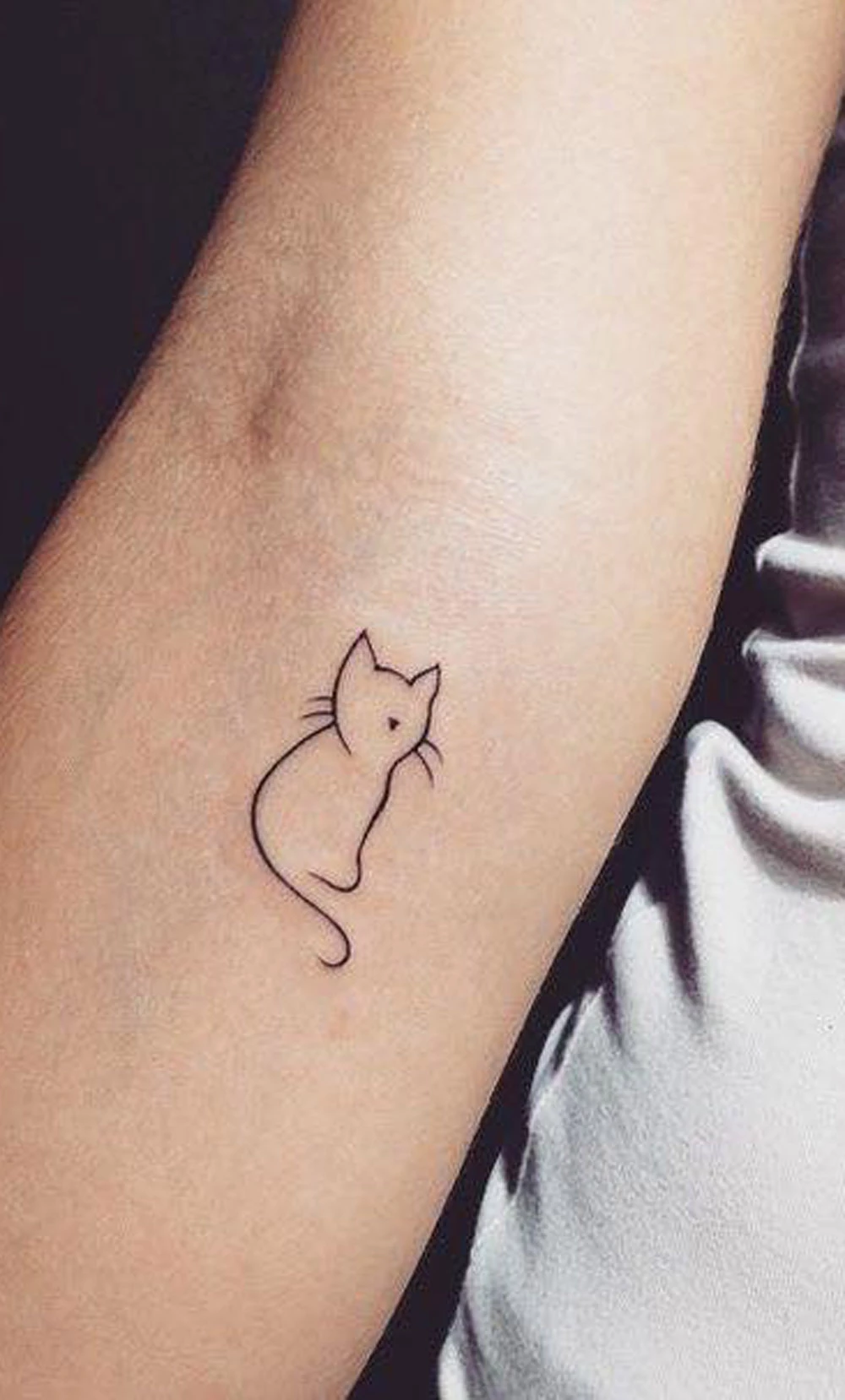 Minimalistic Ink: The Beauty of Simple Tattoos