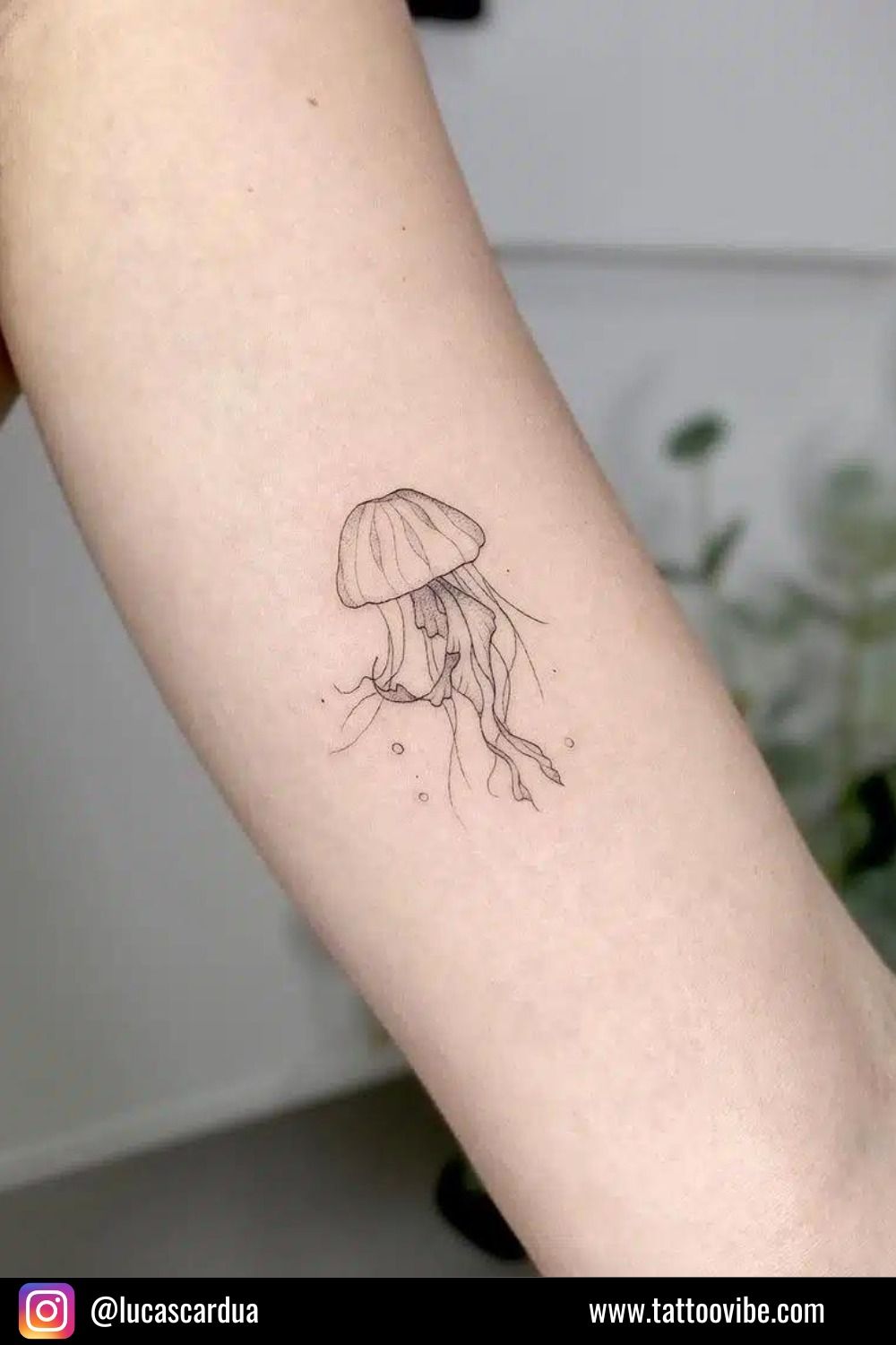 The Art of Delicate Detail: Exploring the Beauty of Fine Line Tattoos