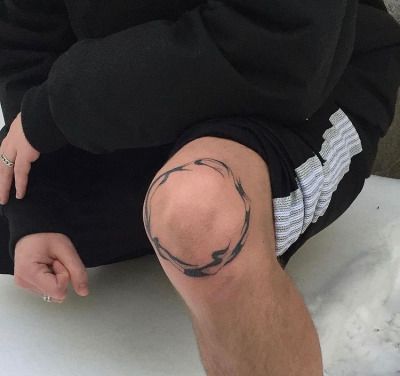 The Ins and Outs of Getting a Tattoo on Your Knee