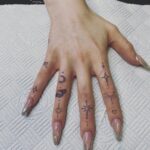 finger tattoos