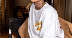 neck tattoos women