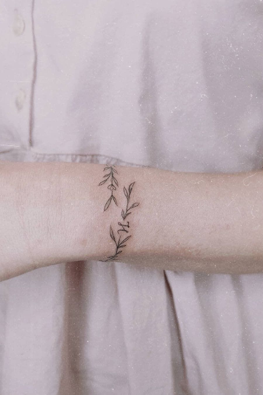 The Timeless Trend of Tattoo Bracelets: A Stylish Way to Wear Your Art