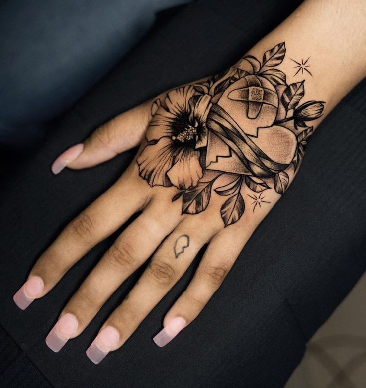 hand tattoos for women