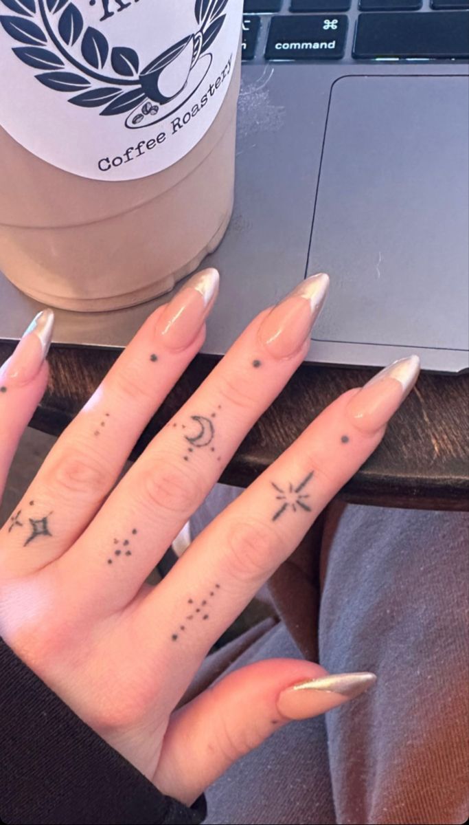 Stunning Hand Tattoo Ideas for Women: From Delicate Designs to Bold Statements