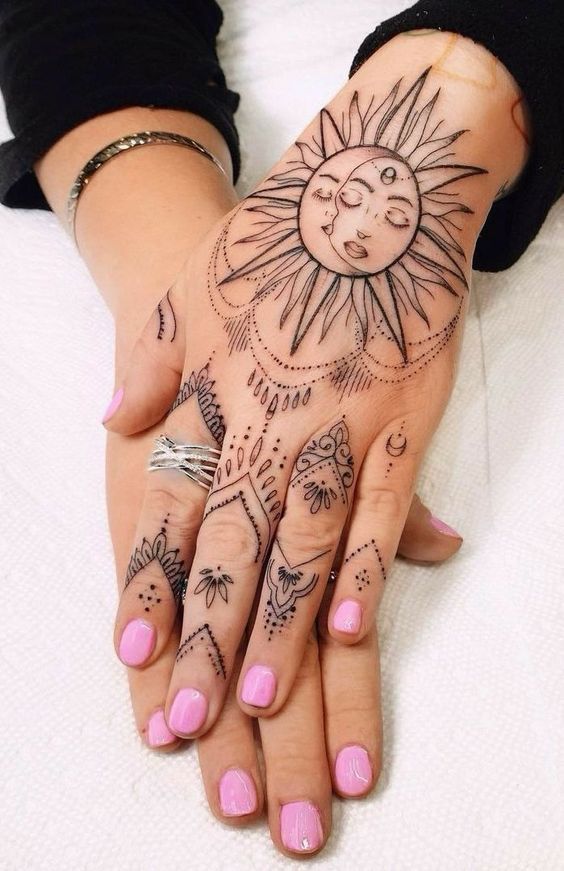 Stunning Hand Tattoo Ideas for Women to Showcase Their Unique Style