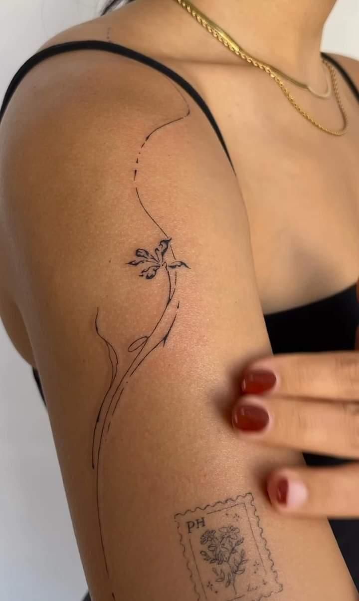 Stunning Small Tattoo Ideas for Women