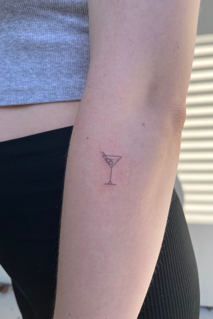 Elegant Fine Line Tattoo Ideas for Minimalist Enthusiasts