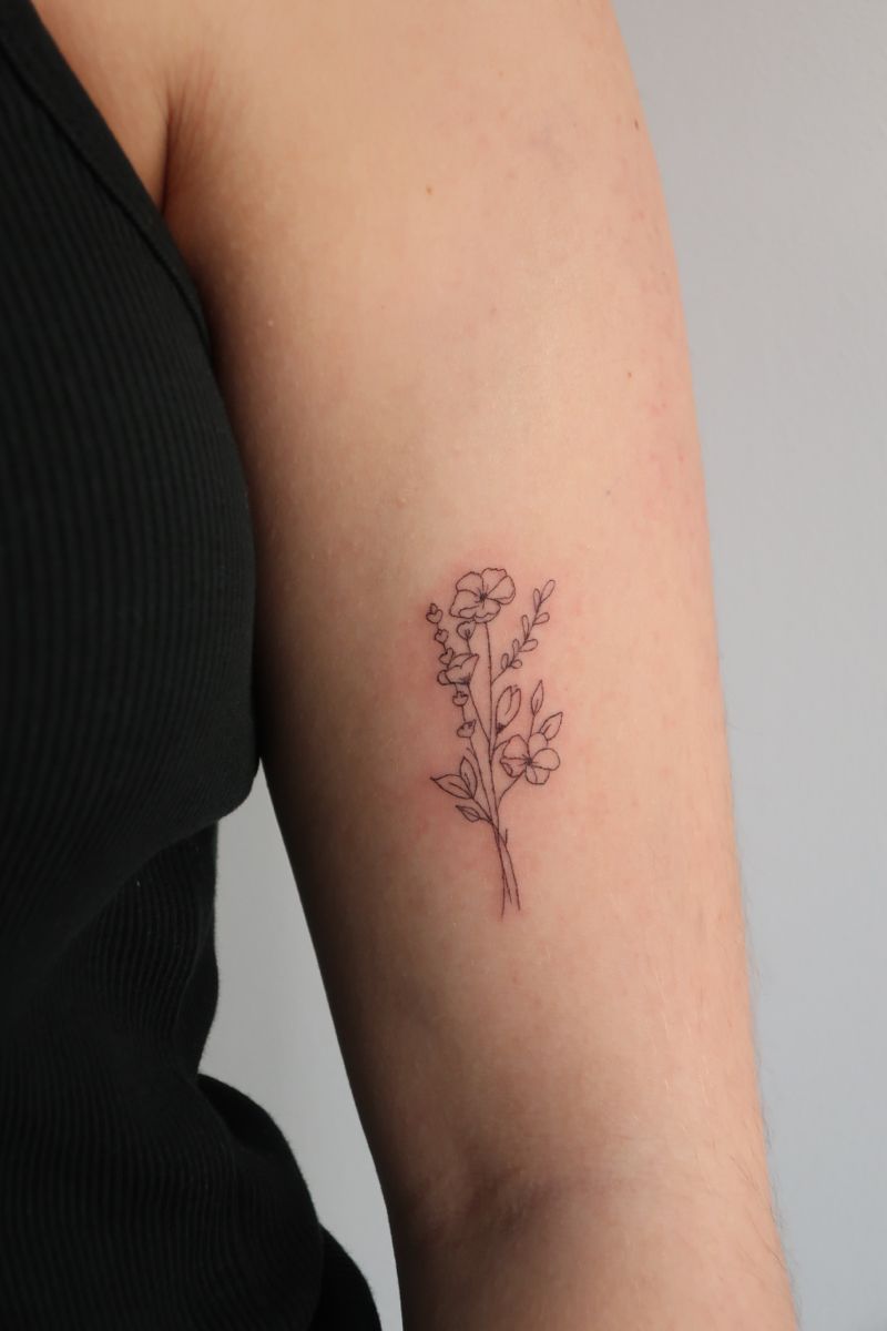 Elegant Fineline Tattoo Ideas for a Chic and Minimalist Look