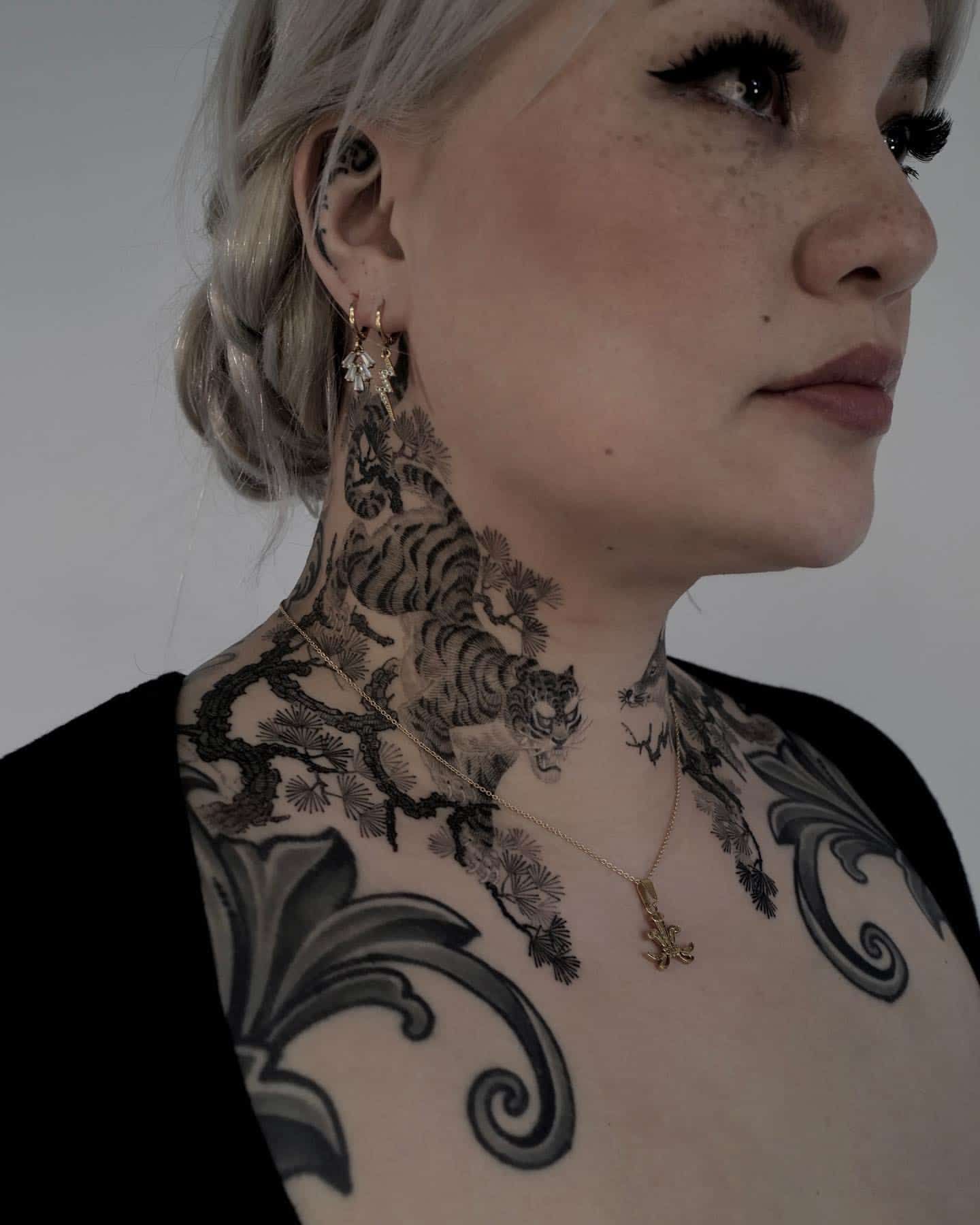 tattoo neck