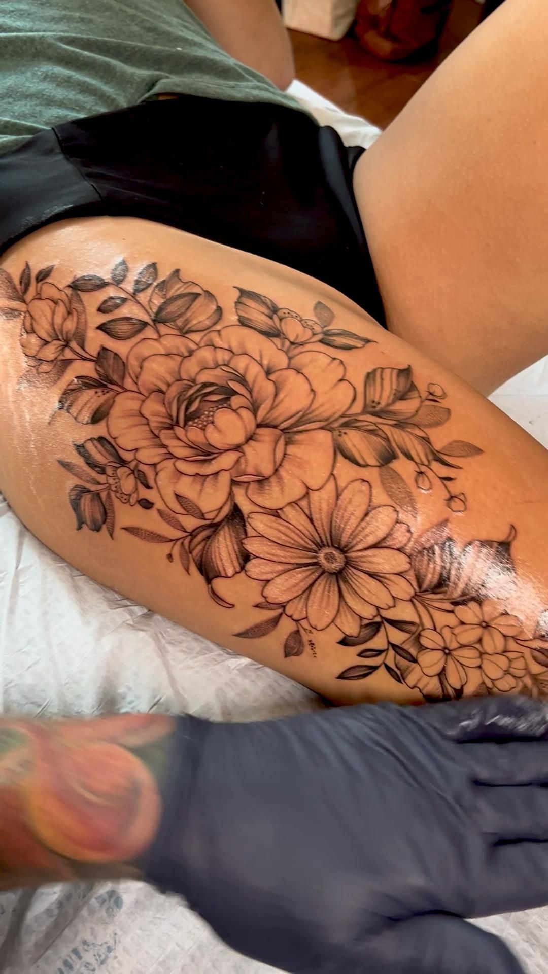 Exploring the Beauty and Meaning of Leg Tattoos for Women