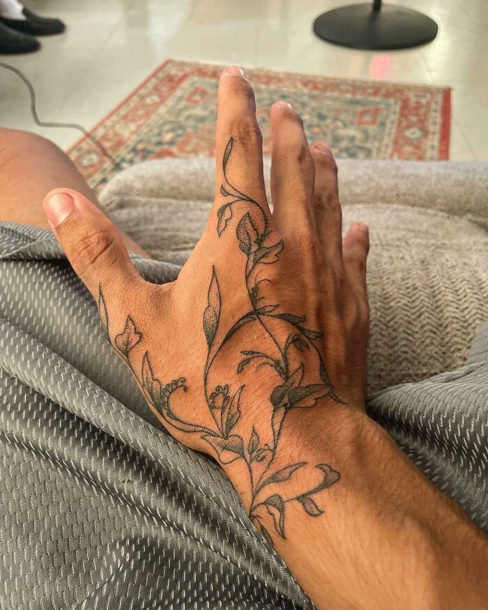 Beautiful Hand Tattoo Ideas for Women