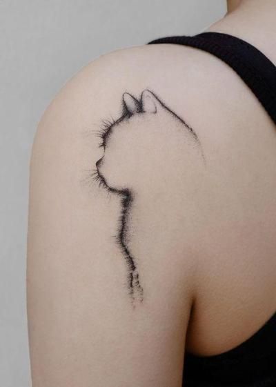 Uncomplicated Ink: The Beauty of Simple Tattoos