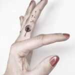 finger tattoos