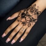 hand tattoos for women