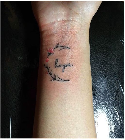 Chic and Meaningful Small Tattoo Ideas for Women