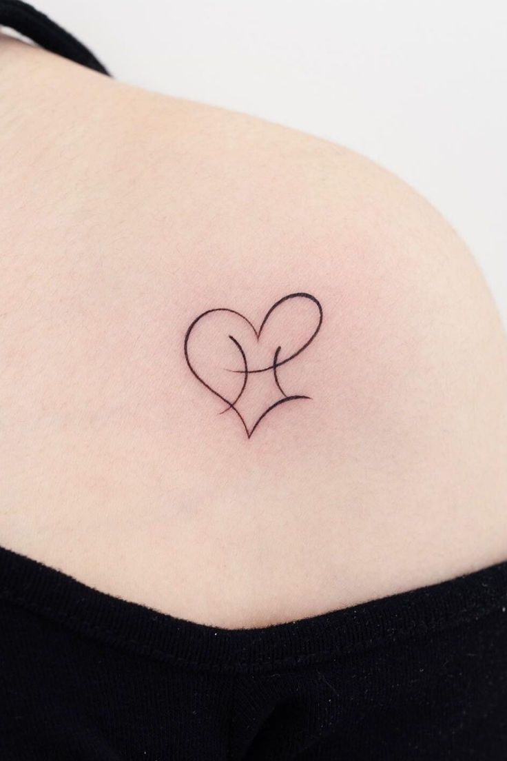 20 Beautiful and Feminine Tattoos for Women