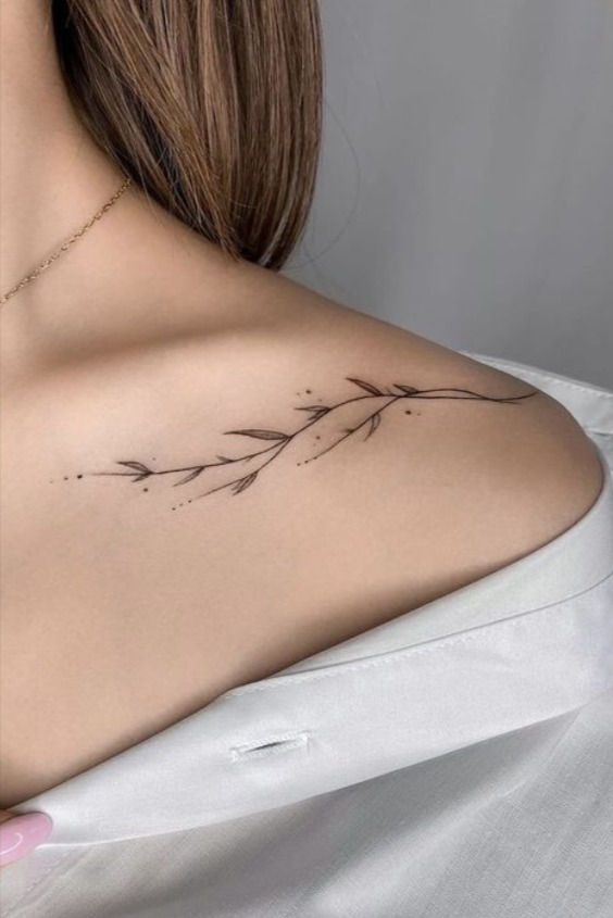 30 Chic and Stunning Small Tattoo Ideas for Women