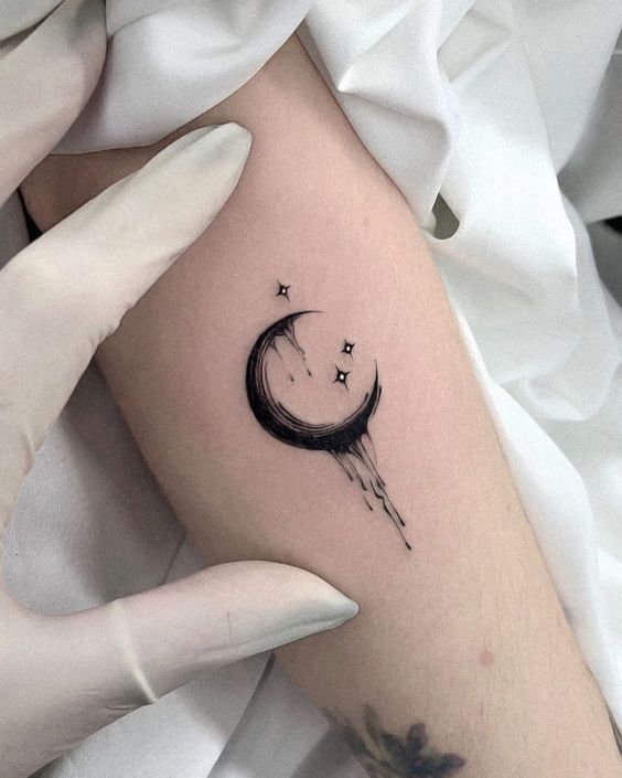 30 Tiny Tattoo Ideas for the Minimalist at Heart