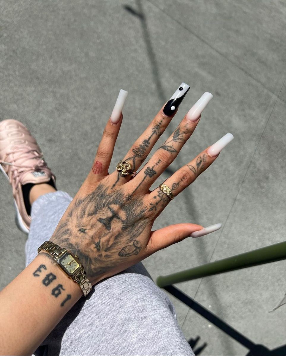 hand tattoos for women