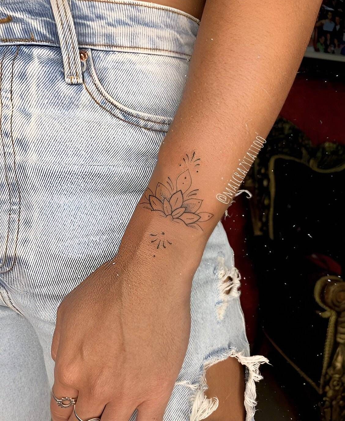 9 Beautiful Wrist Tattoo Ideas for Stylish Women