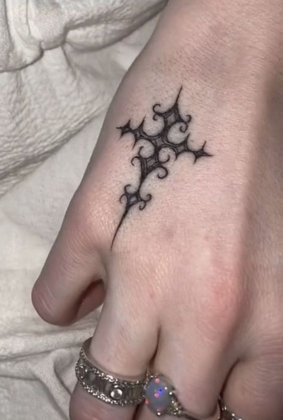 hand tattoos for women