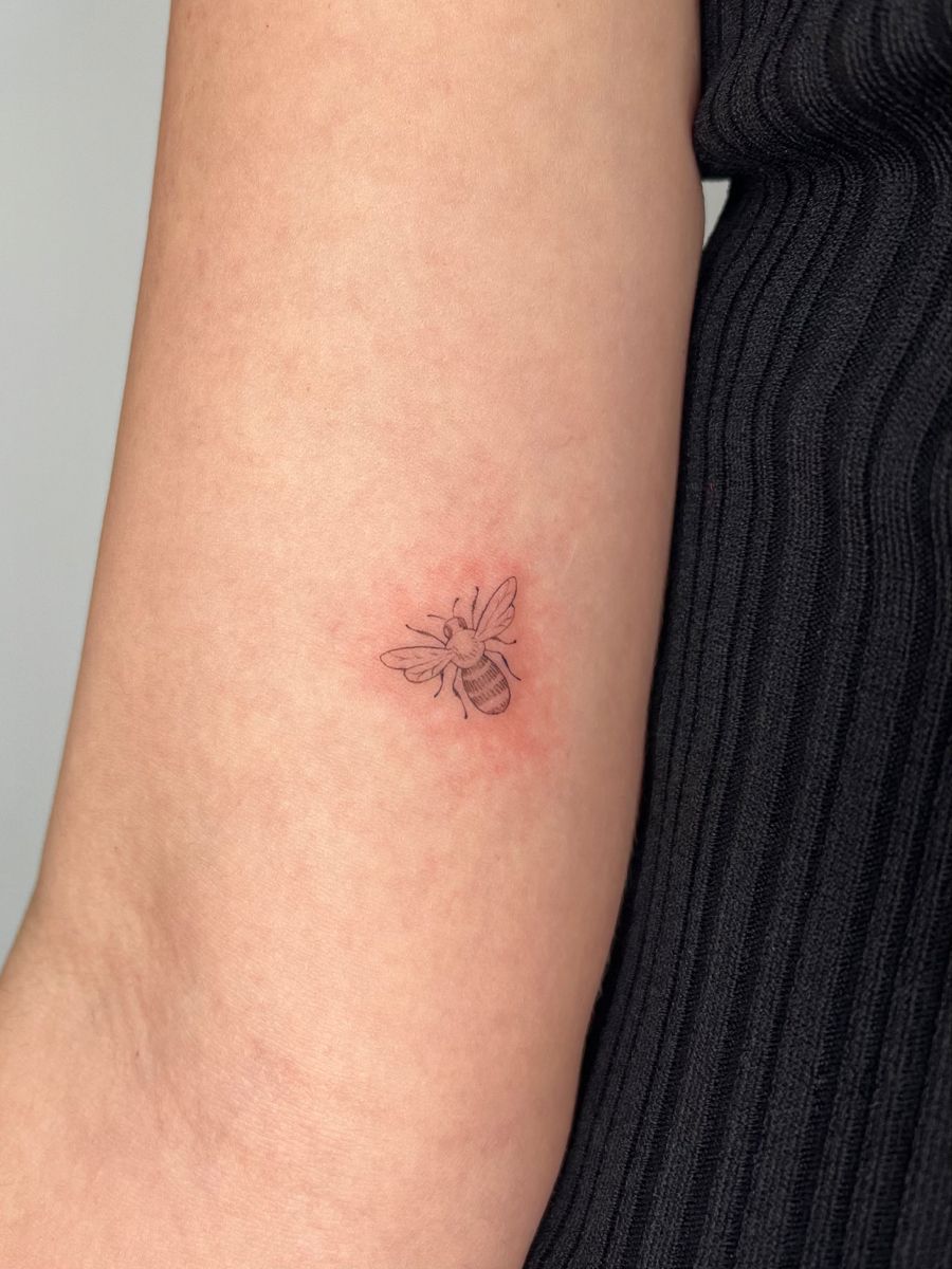 Exploring Elegant and Minimalist Fine Line Tattoo Ideas